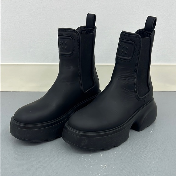 Black Chelsea Ankle Boots with Chunky Soles - Picture 1 of 1